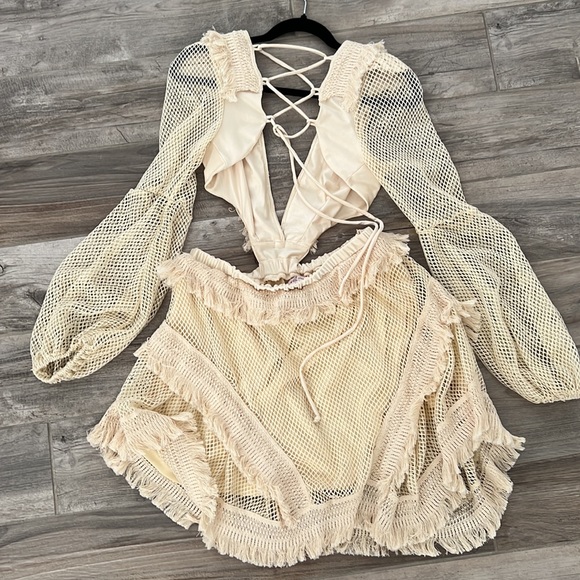 Ivory dress with fringe details - Picture 2 of 2